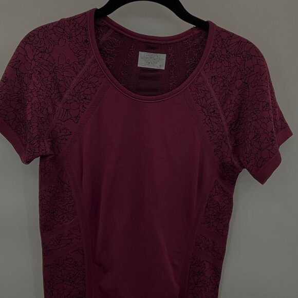 Athleta Burgundy Medium Women's Floral Mesh Short Sleeve Top Activewear - Picture 3 of 7